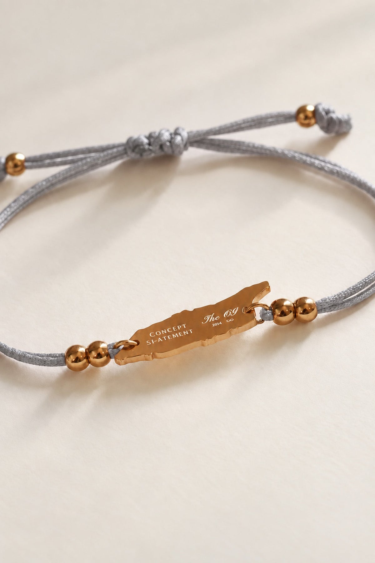 Detail of silver gray Aruba cord bracelet