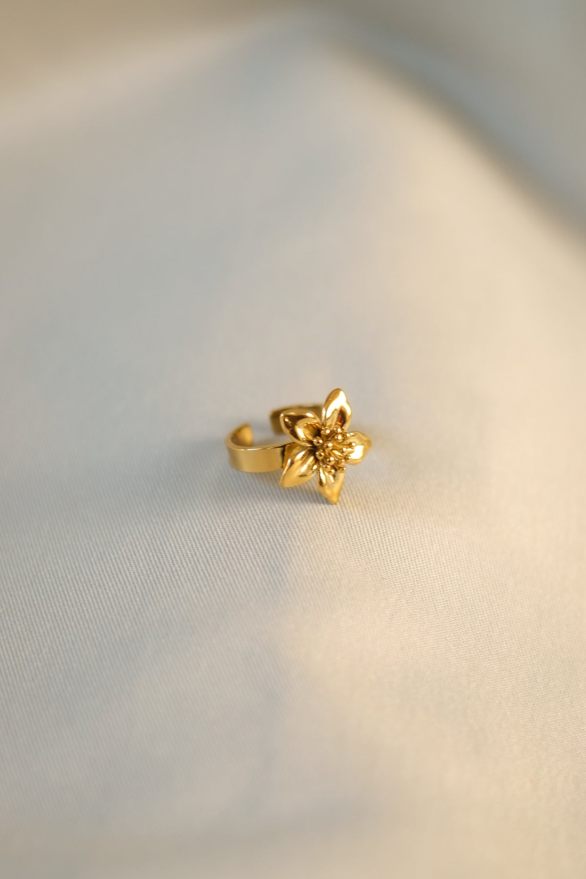 Lily sculptural ring by Concept Statement