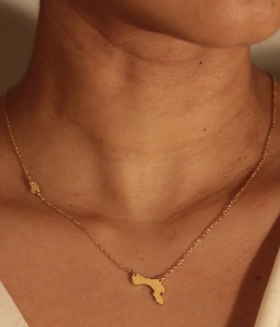 The OG Bonaire necklace featuring Bonaire and Klein Bonaire island pendants