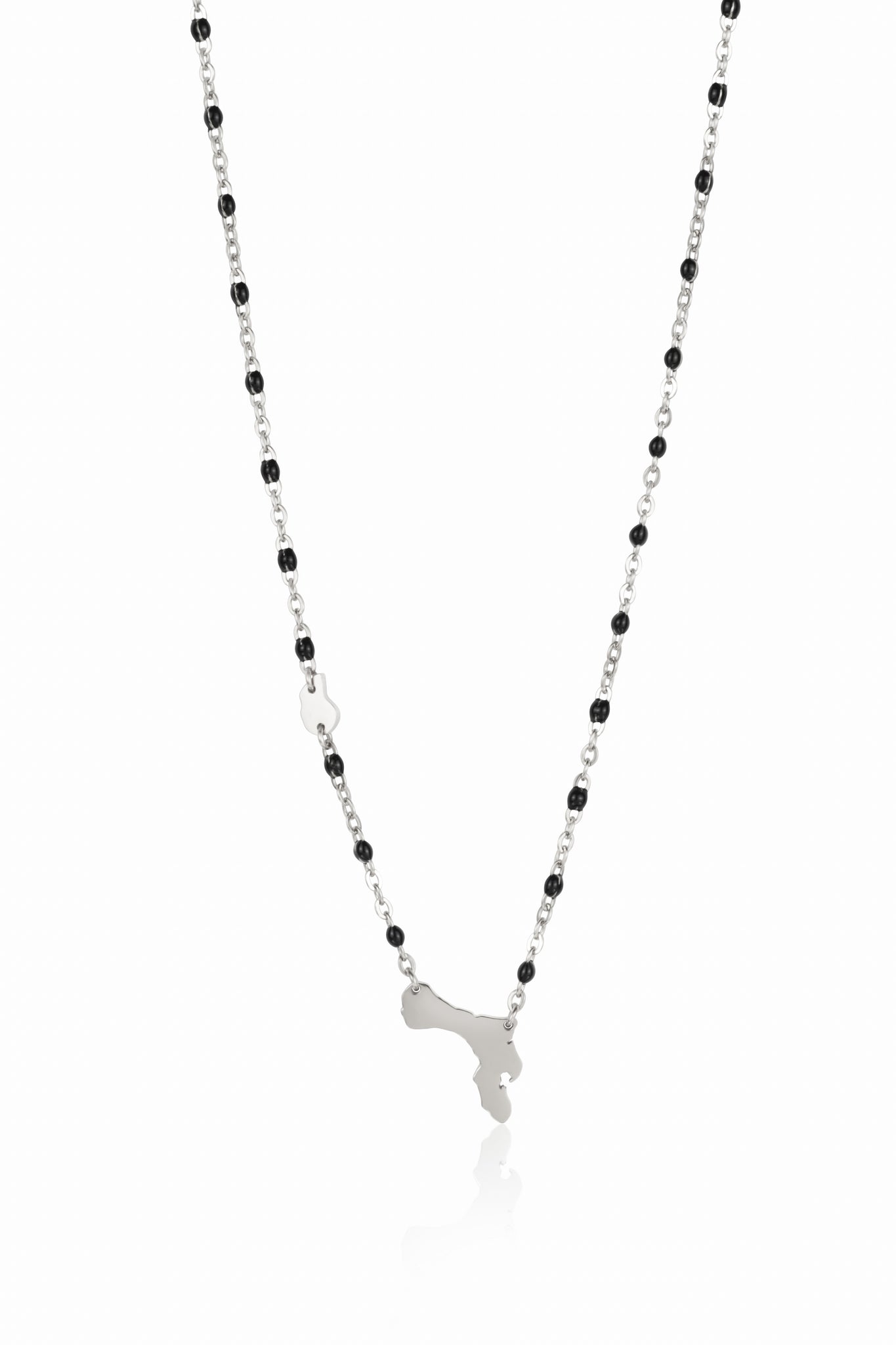 Silver bonaire necklace with black details